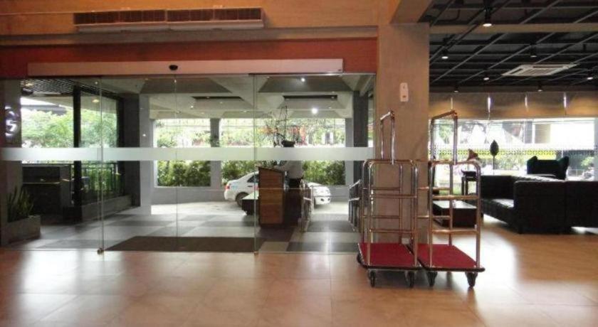 Big Hotel Suites Мандауэ Экстерьер фото